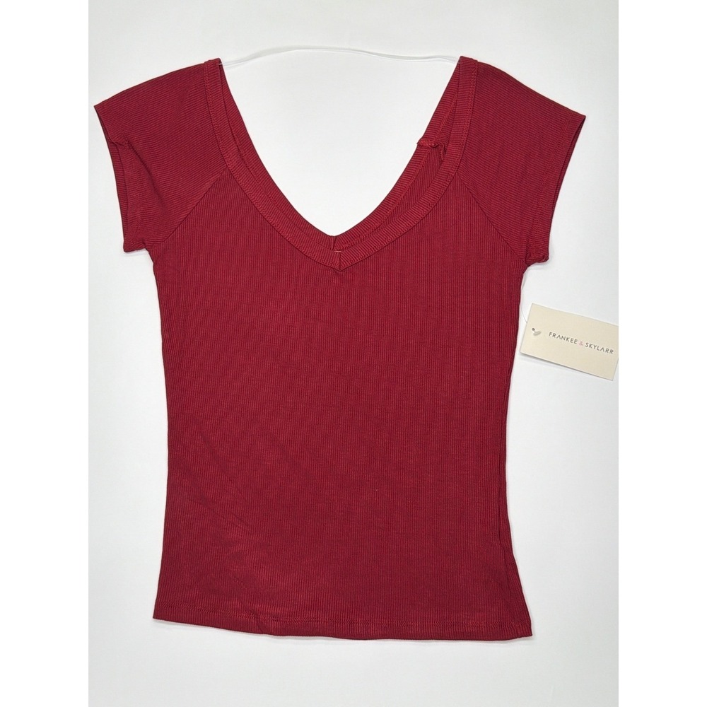 NWT Frankee & Skylarr Ribbed V Neck Cap‎ Sleeve Burgundy Top Womens Size Small